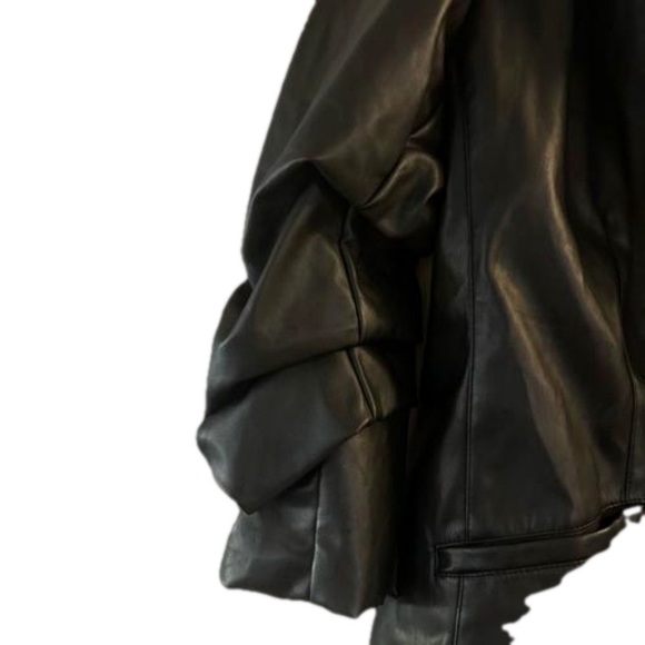 Plus Size Oversize Vegan Leather Blazer - Picture 2 of 4